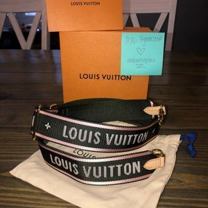 Louis Vuitton Khaki / Rose bandouliere strap
